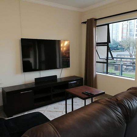 Emabheleni Executive Suites Westpoint Йоганнесбурґ Екстер'єр фото