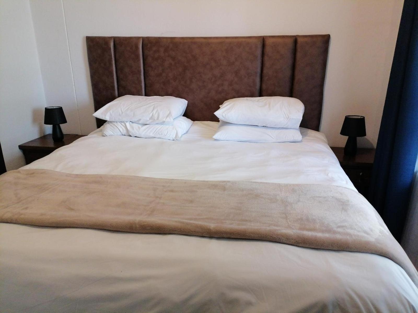 Emabheleni Executive Suites Westpoint Йоганнесбурґ Номер фото