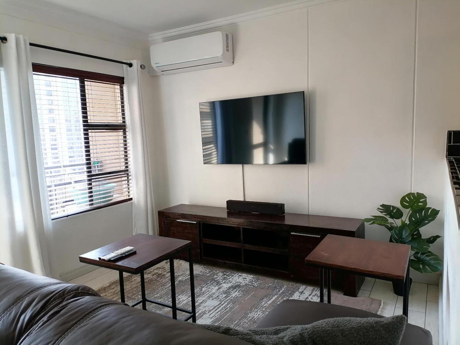 Emabheleni Executive Suites Westpoint Йоганнесбурґ Номер фото